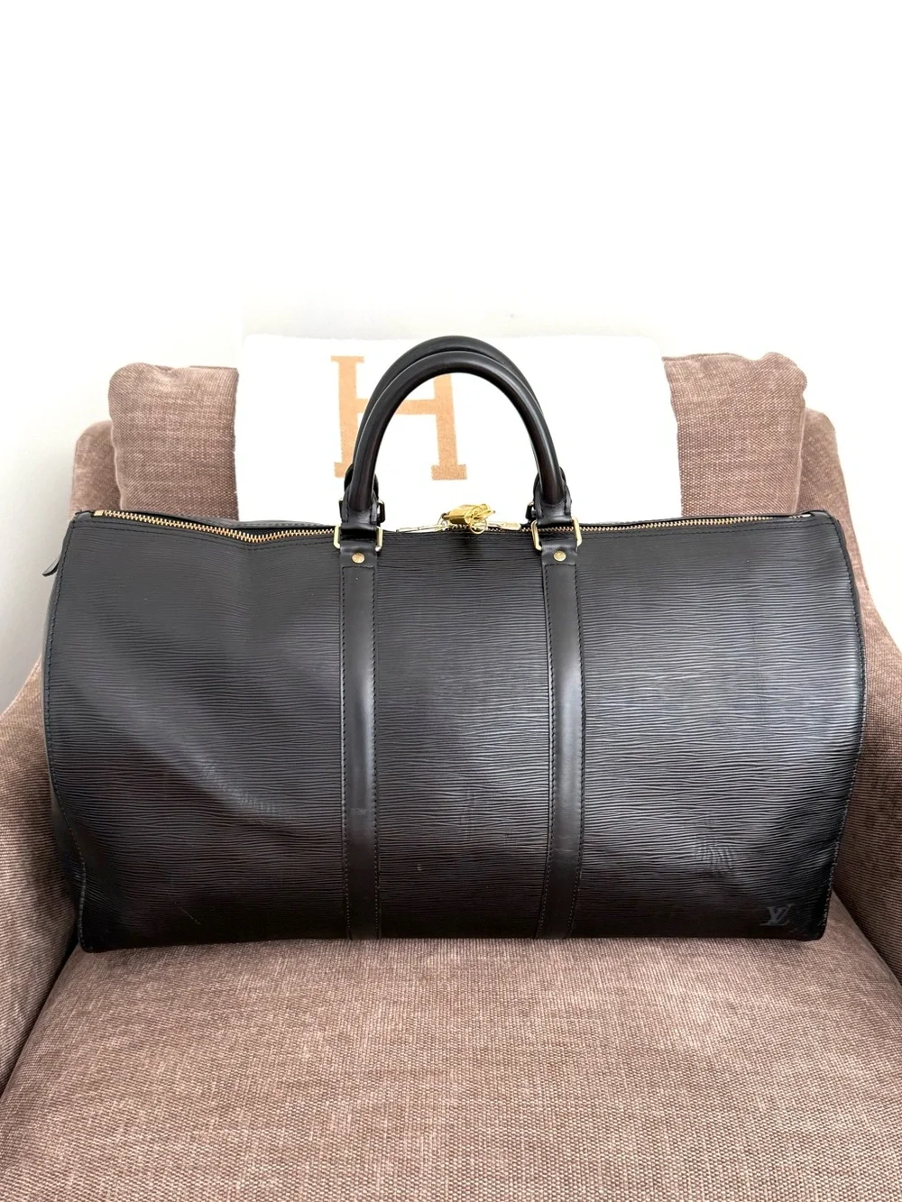 Authentic Louis Vuitton unisex Keepall 50 travel bag black Epi leather M42962